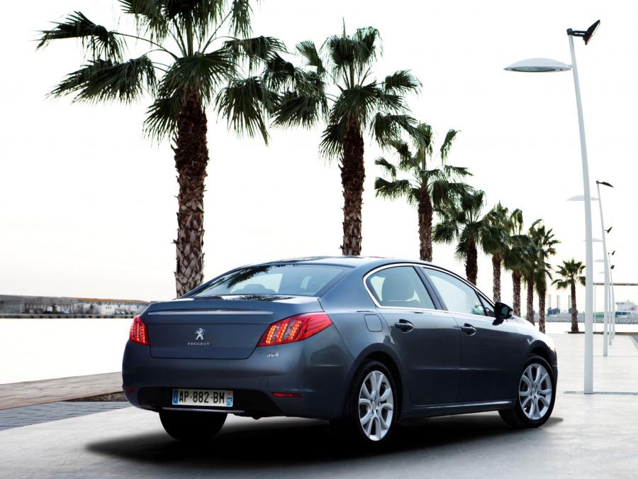  Peugeot 508 2010 года  (фото 31 из 47)